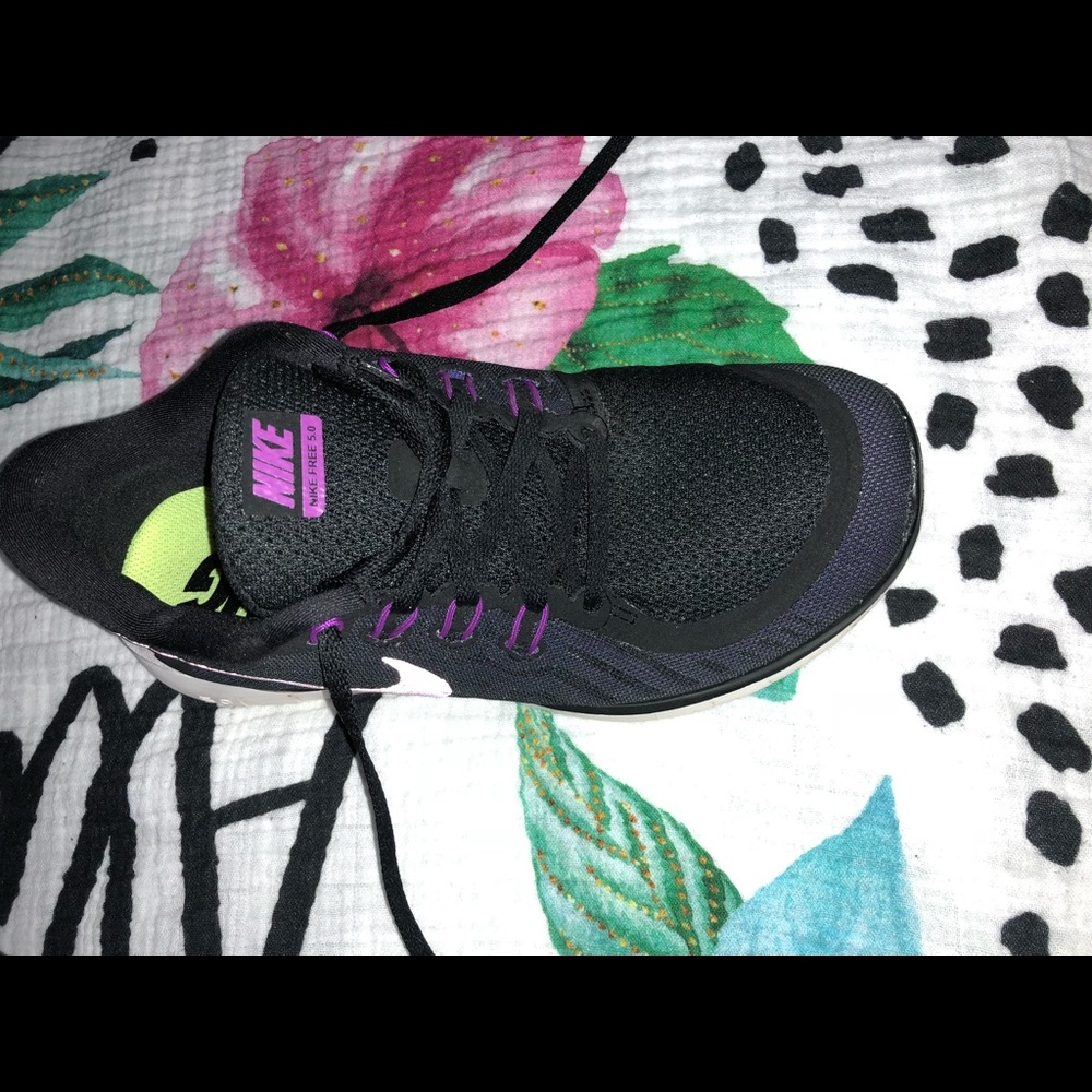 Nike Tennis Shoes